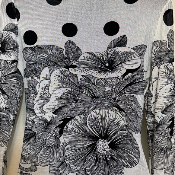 A-95 Juliette Black & White Floral &‎ Dot Sequin Detail 3/4 Sleeve Blouse Size S - Picture 11 of 15